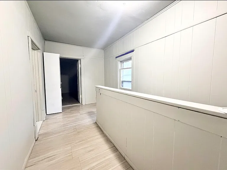 1308 W 13th Ave — Photo 5
