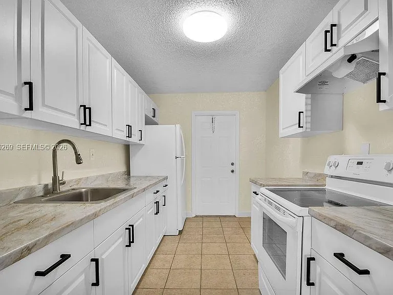 18947 NW 45th Ave #1 — Photo 10