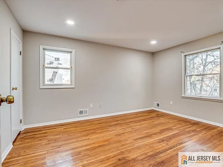 11 Hyde Ave — Photo 12