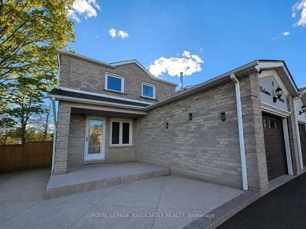 8 Chalmers Cres, Ajax, ON L1S 5Z5