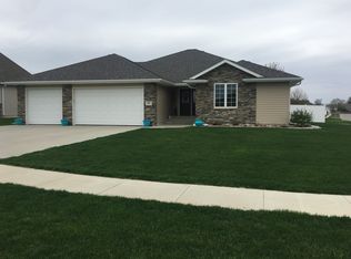 801 Cottonwood Trl, Sergeant Bluff, IA 51054