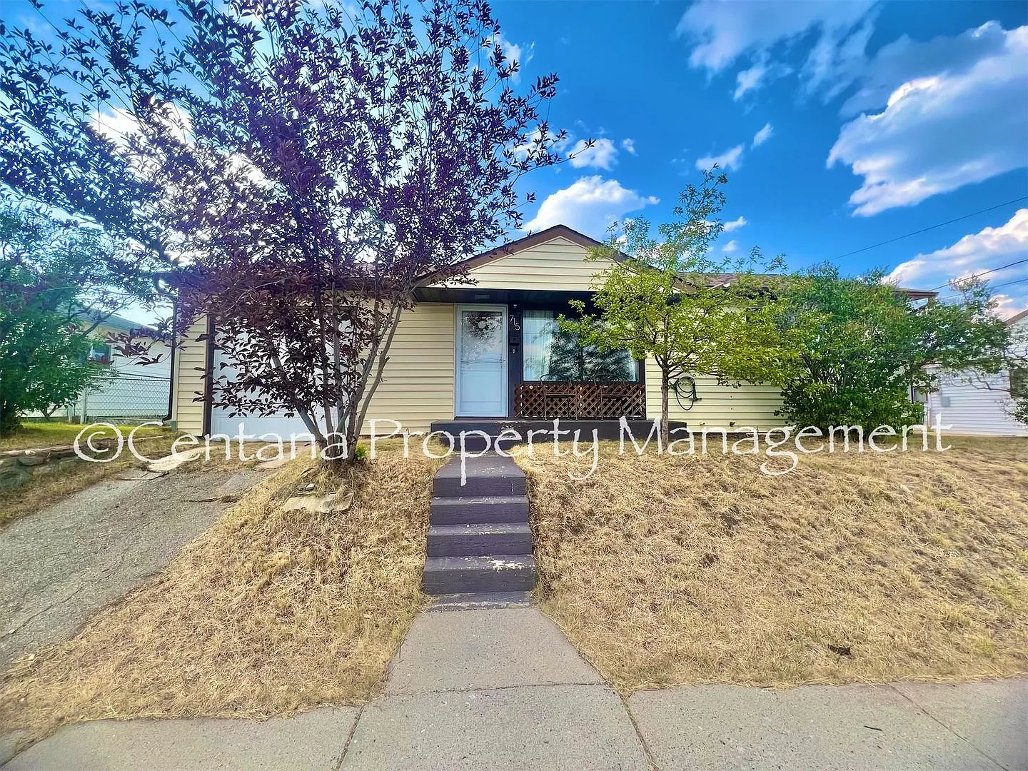 Fully Furnished 2 Bedroom Upper Uptown Butte, away from the hustle! — Photo 2