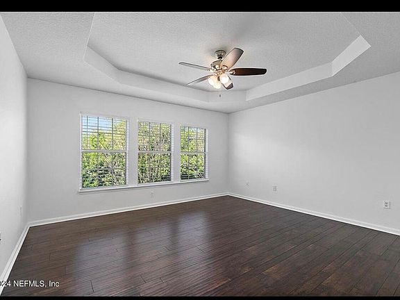 5th image of 11187 Castlemain Cir W
