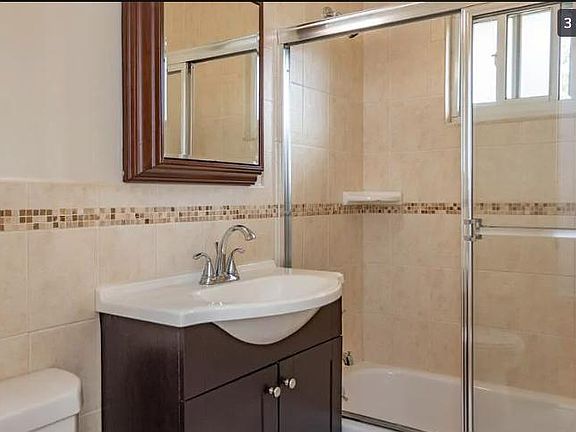 3rd image of 31 Soundview Dr #C2