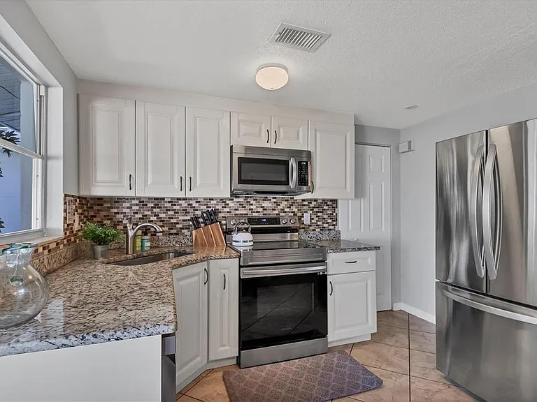 2323 Doud St — Photo 14