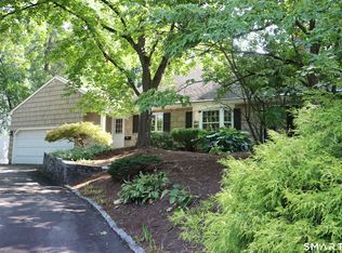 50 Woodridge Cir, West Hartford, CT 06107