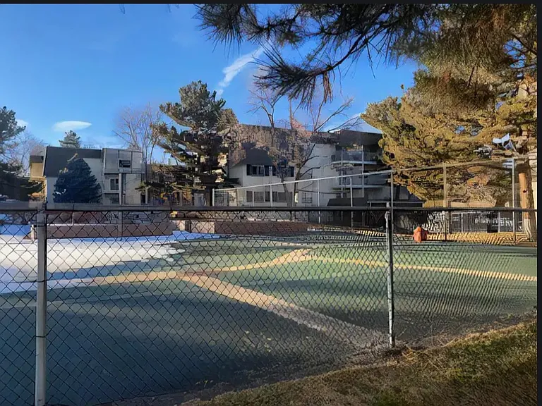 2225 S Jasmine St #302 — Photo 17