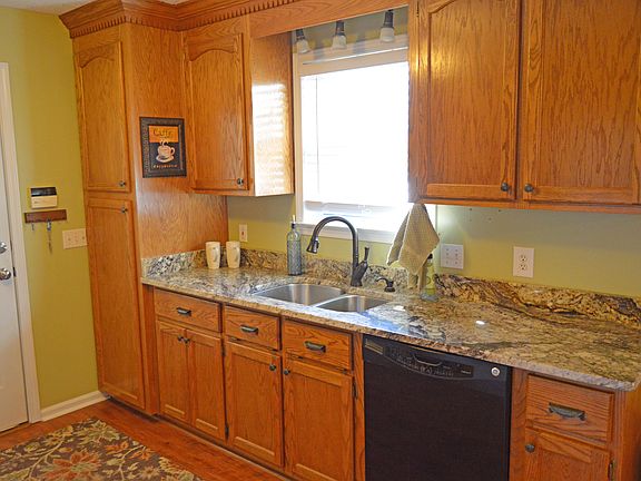 5th image of 107 Canary Cir