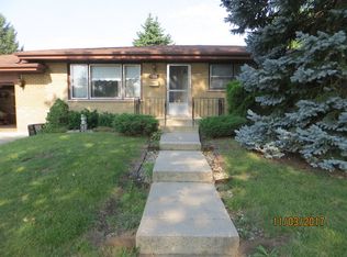 988 N Howard Ave, Addison, IL 60101