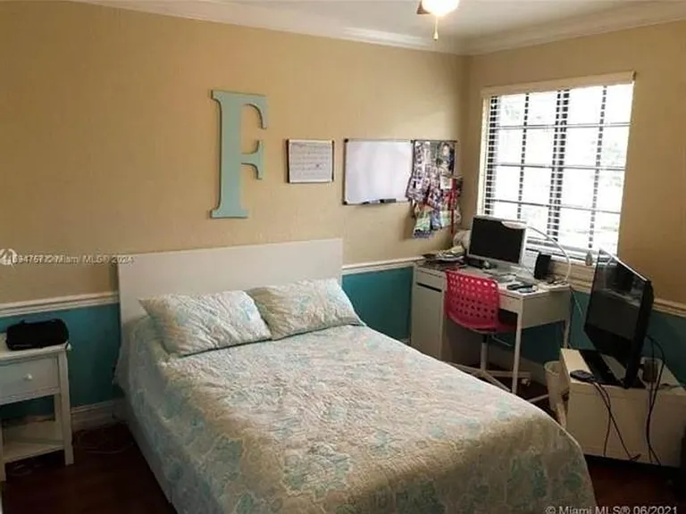 4310 Vineyard Cir — Photo 10