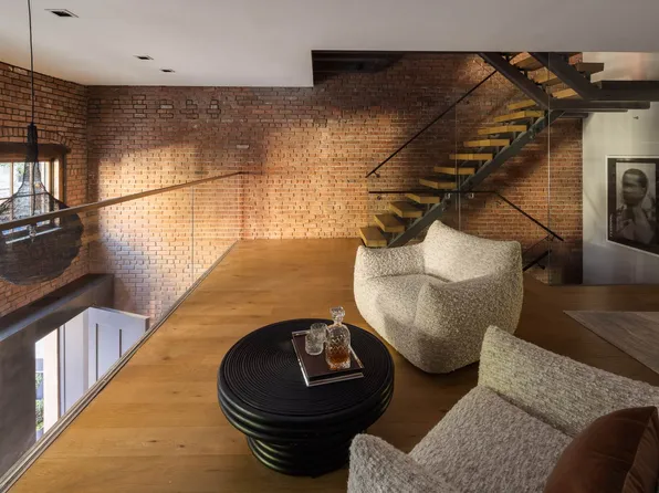 80 Washington Place image 10 of 26