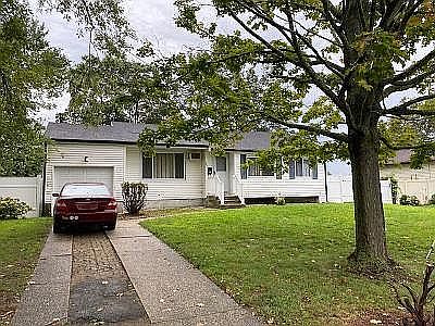 3rd image of 102 Floyd St