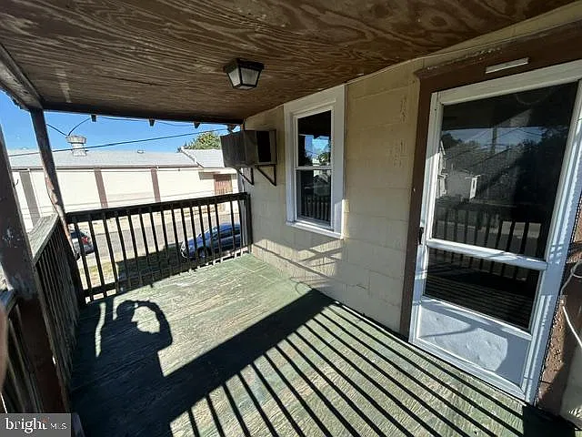 2 bed, 1.0 bath, 1312 sqft, $1,450 — Photo 2