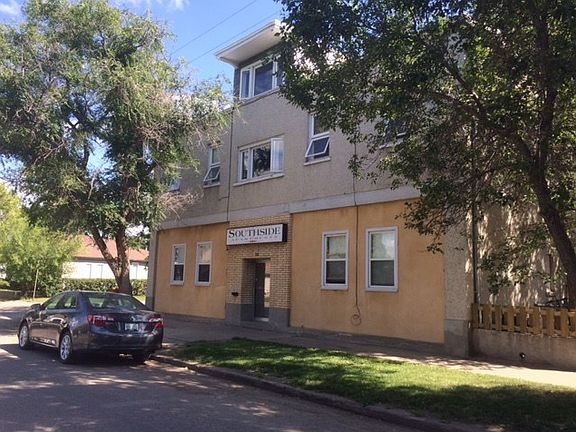 2nd image of 105 Lillooet St W #217