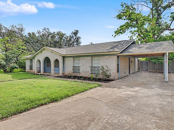 2nd image of 1811 Terry Ln