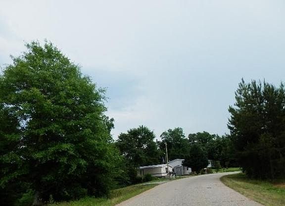 3rd image of 150 Effie Dr
