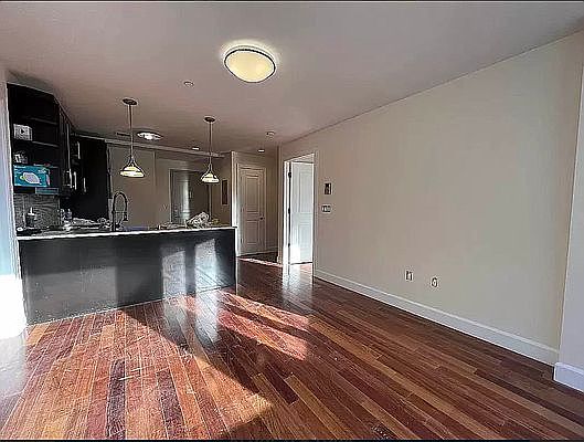 2nd image of 8330 Kew Gardens Rd #4A