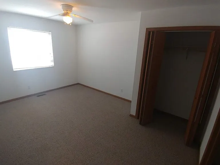 1107 Regent Dr — Photo 7