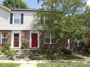 77 Woodlake Ct, Lake Saint Louis, MO 63367
