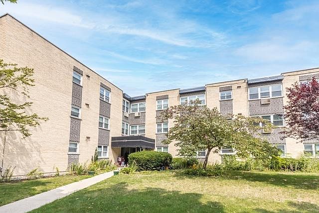 1st image of 1728 W Farwell Ave APT 207