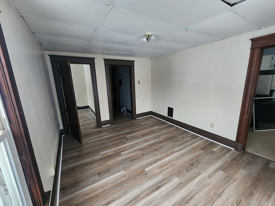 1st image of 760 E 11th St #2E