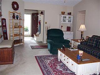 4th image of 890 Barrington Ct