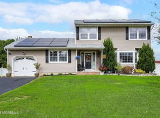 66 Lisa Ct, Toms River, NJ