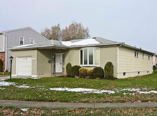 115 Chateau Ct, Depew, NY 14043