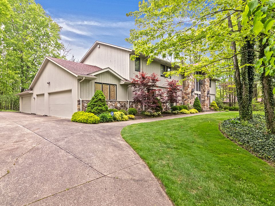 1st image of 70 Woodburn Dr