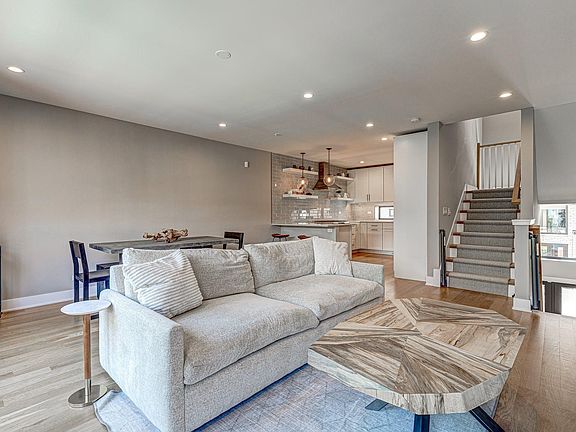 3rd image of 2301 N Rockwell St #2