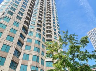 400 N La Salle Dr APT 1004, Chicago, IL 60654