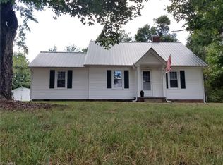 1954 Thomas Rd, Lexington, NC 27295