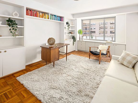 5th image of 315 W 70th St