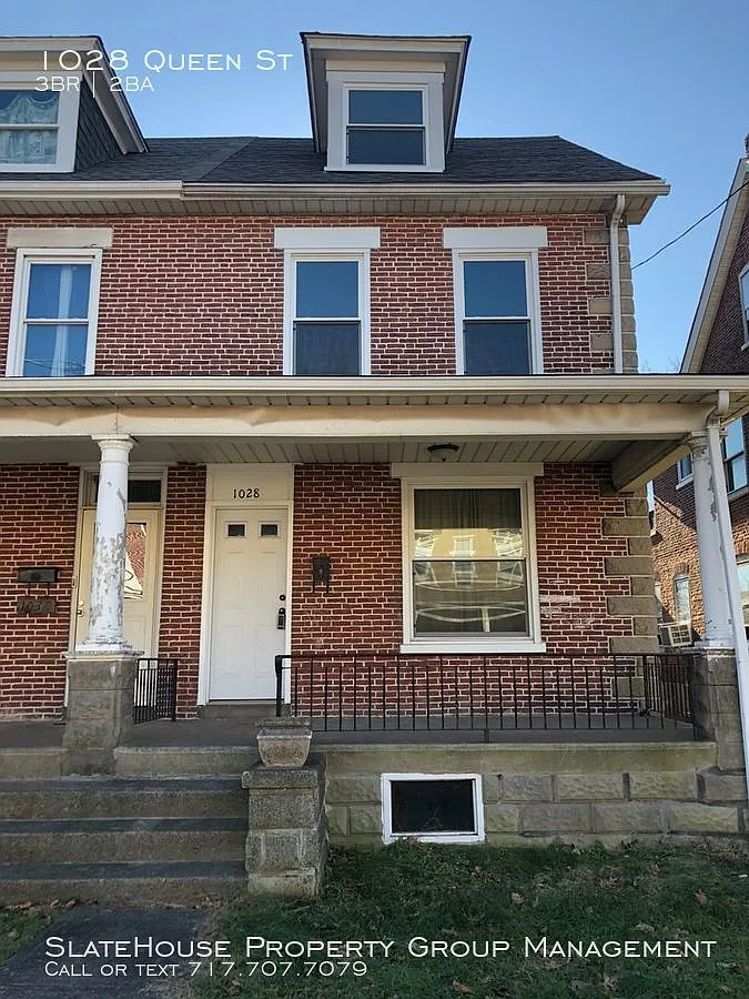 1028 Queen St photo 1