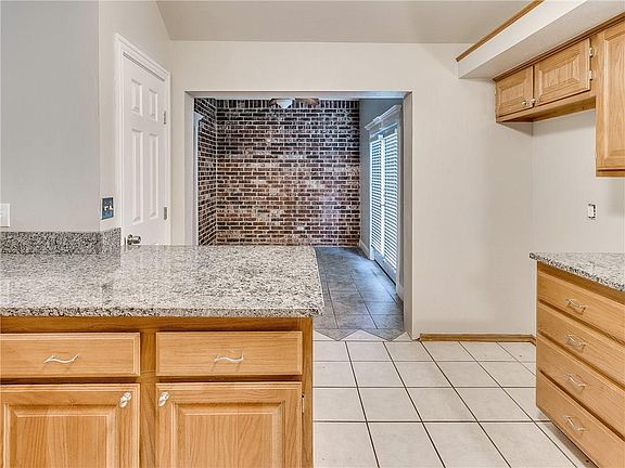 4th image of 1137 SW 132nd St