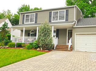 40 Romano Dr, Dumont, NJ 07628