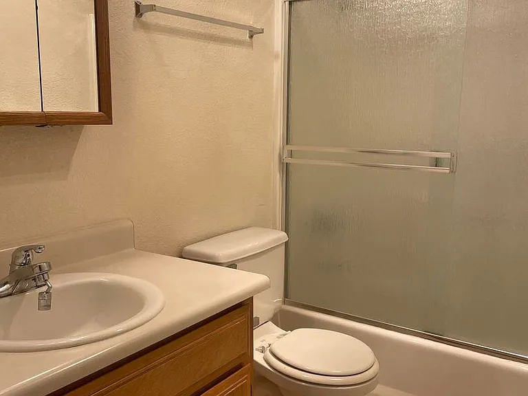 1407 & 1409 Kokanee Ln — Photo 8