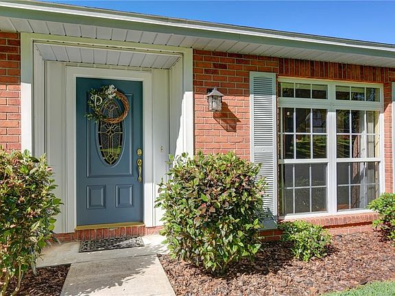 5th image of 1724 Silverwood Dr