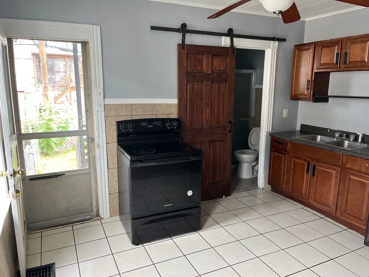 1053 Madison Ave — Photo 2