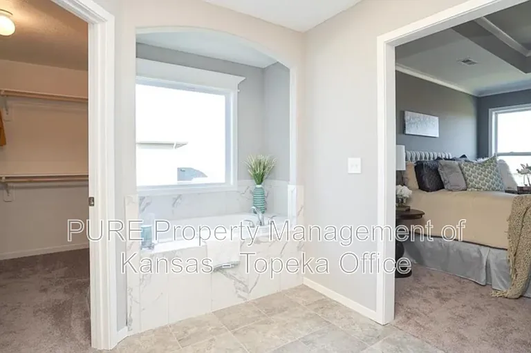 21705 W 46th Ter — Photo 16