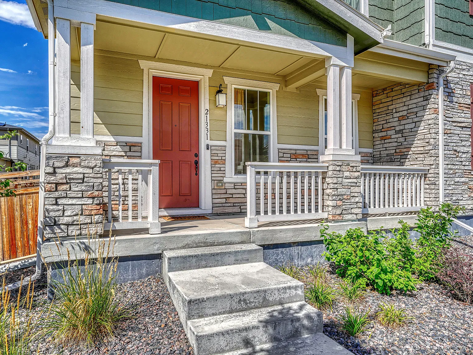 Charming 3-Bed Home in Painted Prairie — Photo 4