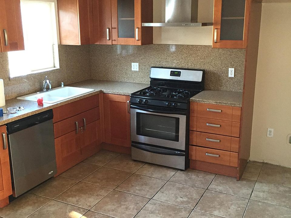1st image of 7736 Whitsett Ave