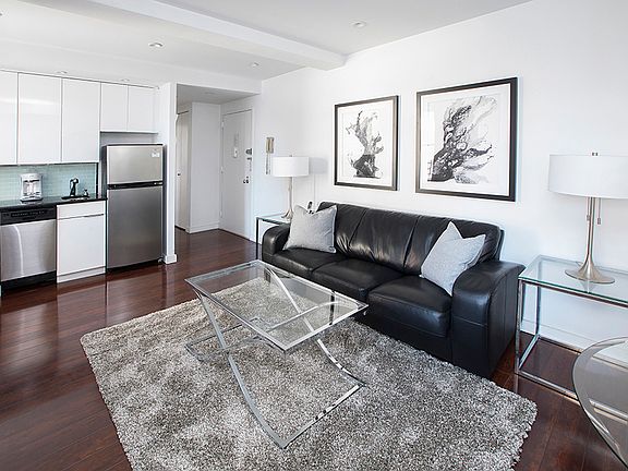 3rd image of 150 W 51st St APT 1720