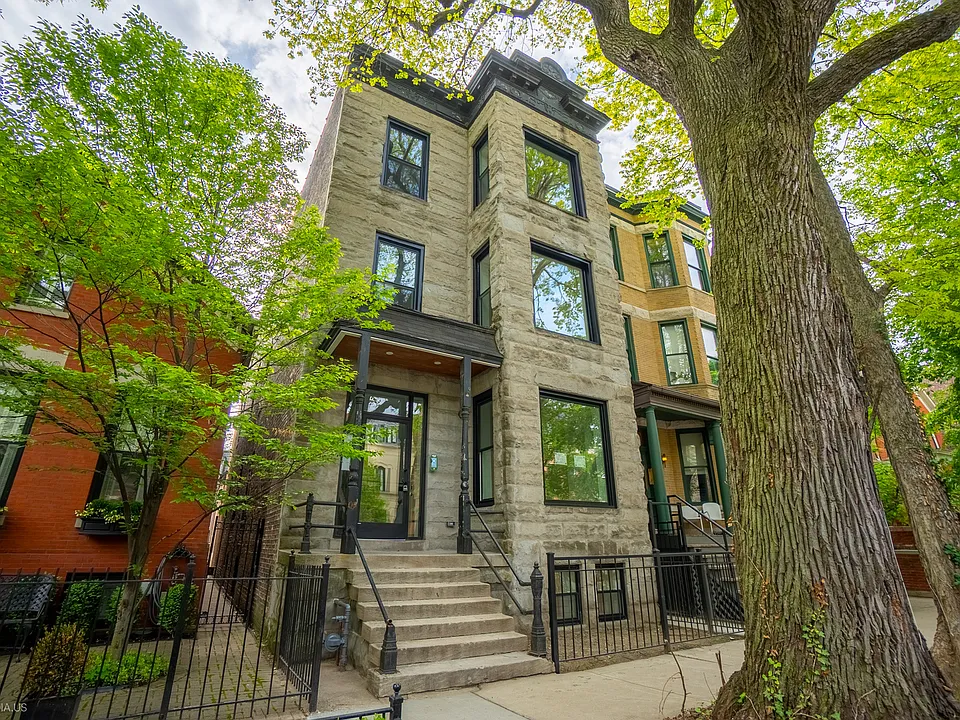 2113 N Kenmore Ave #G
