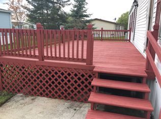 341 Applewood Dr, Lockport, NY 14094