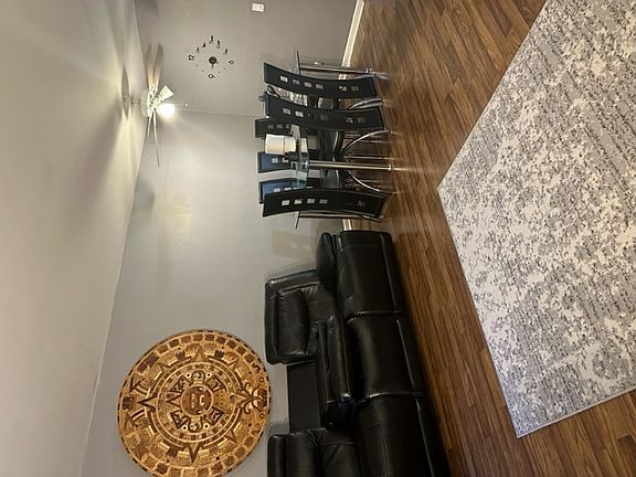 5th image of 165 Dover Dr Unit 9