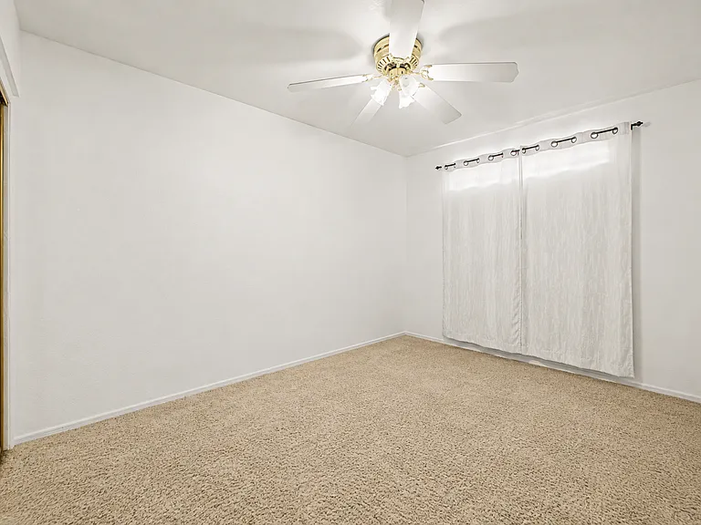 6906 W Phelps Rd — Photo 21