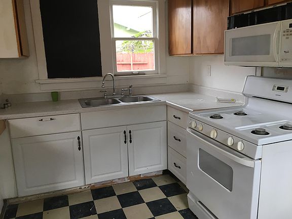 5th image of 4719 32nd St