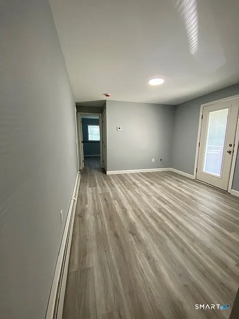 2 bed, 1.0 bath, 1600 sqft, $2,500 — Photo 4
