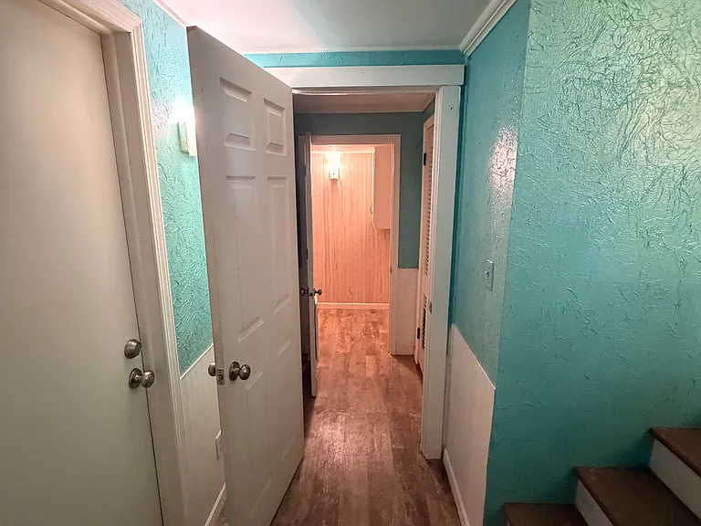 1622 Beechwood Dr — Photo 2